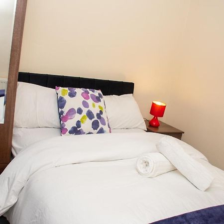 Royale Green View House- Free Parking, Wifi, Perfect For Contractors And Holiday Northampton Esterno foto