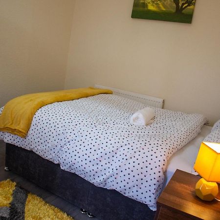 Royale Green View House- Free Parking, Wifi, Perfect For Contractors And Holiday Northampton Esterno foto
