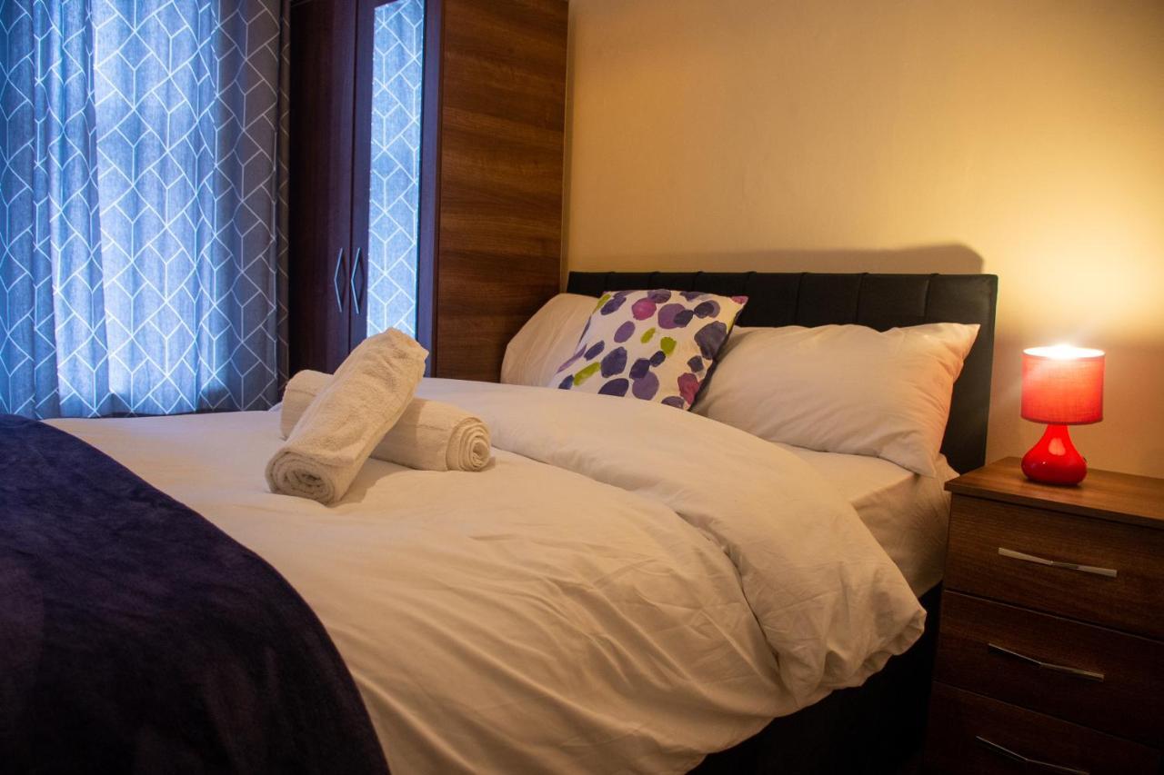 Royale Green View House- Free Parking, Wifi, Perfect For Contractors And Holiday Northampton Esterno foto