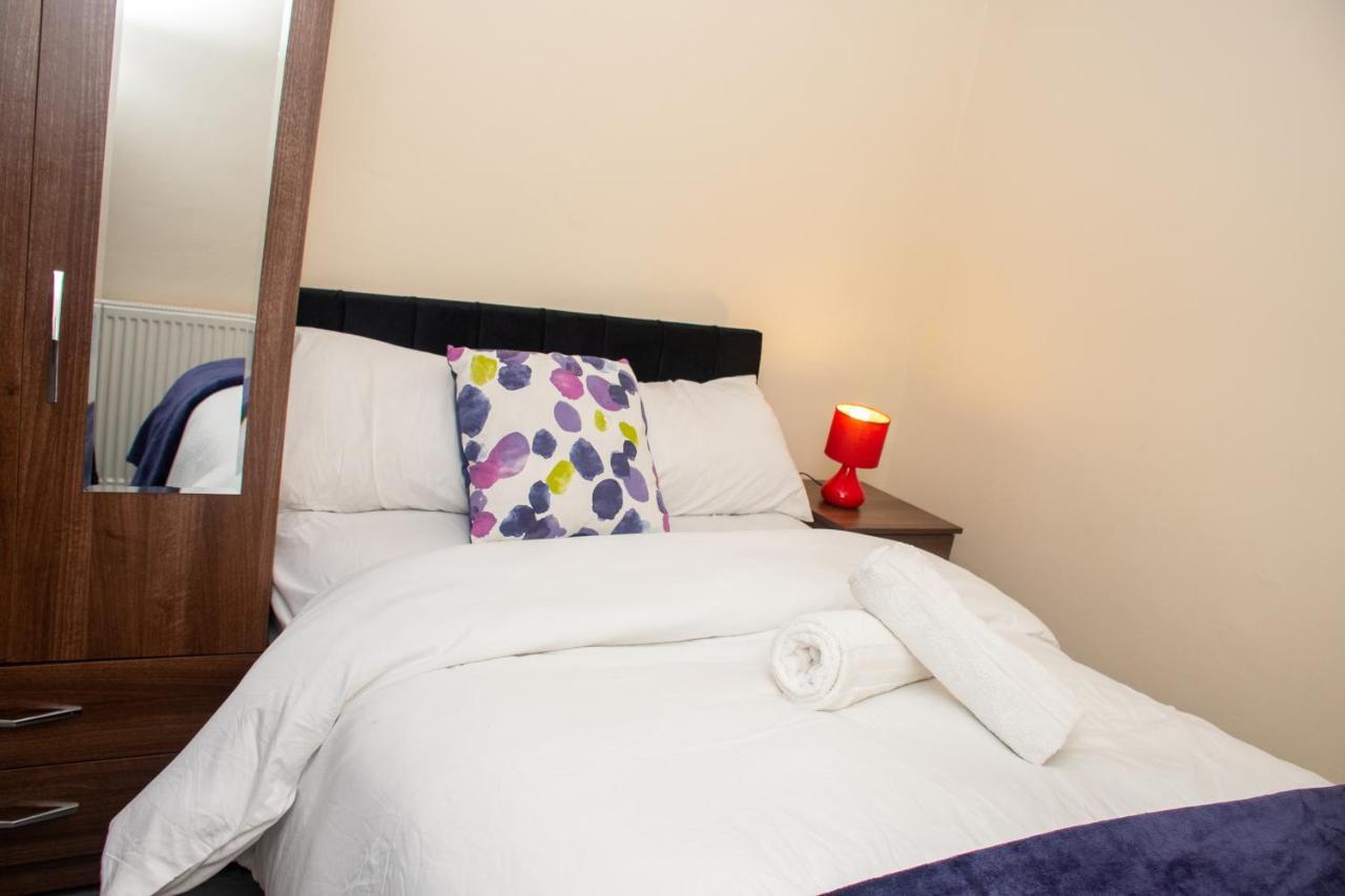 Royale Green View House- Free Parking, Wifi, Perfect For Contractors And Holiday Northampton Esterno foto
