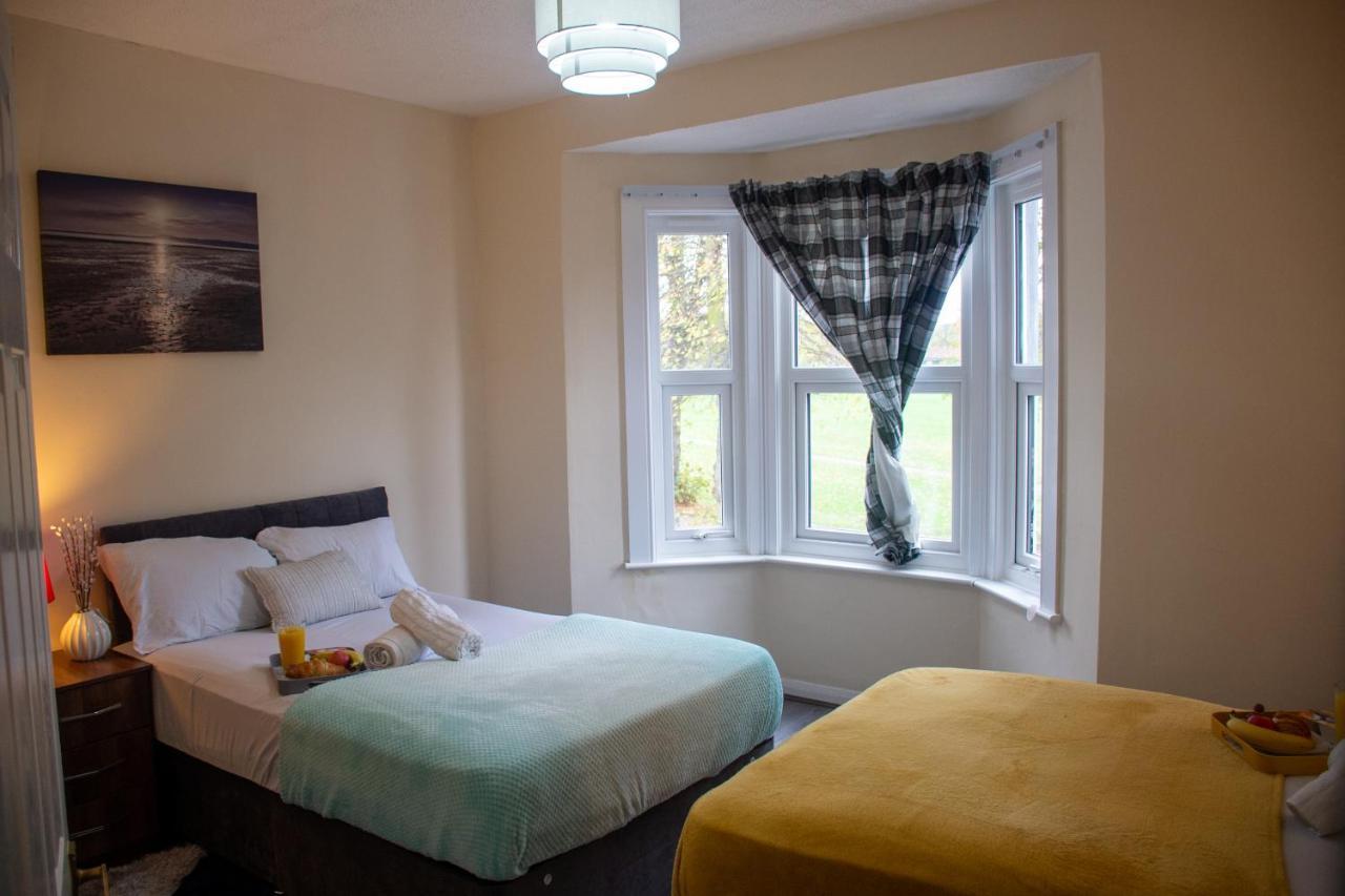 Royale Green View House- Free Parking, Wifi, Perfect For Contractors And Holiday Northampton Esterno foto