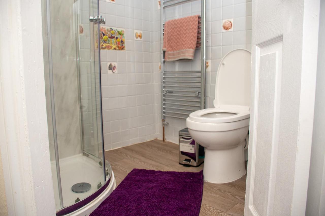Royale Green View House- Free Parking, Wifi, Perfect For Contractors And Holiday Northampton Esterno foto